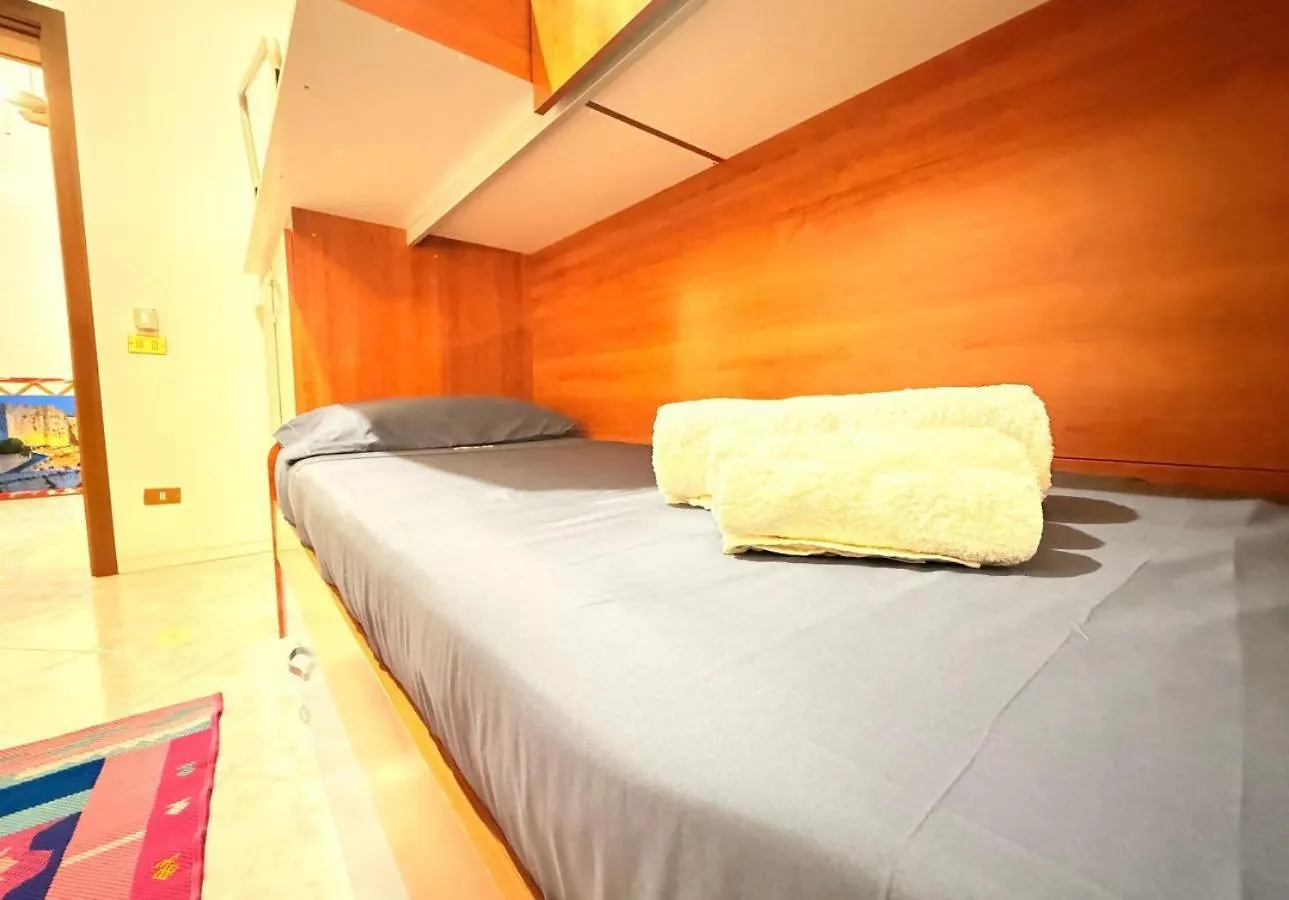 Trapani Paw Paradise Beach 0*,  İtalya