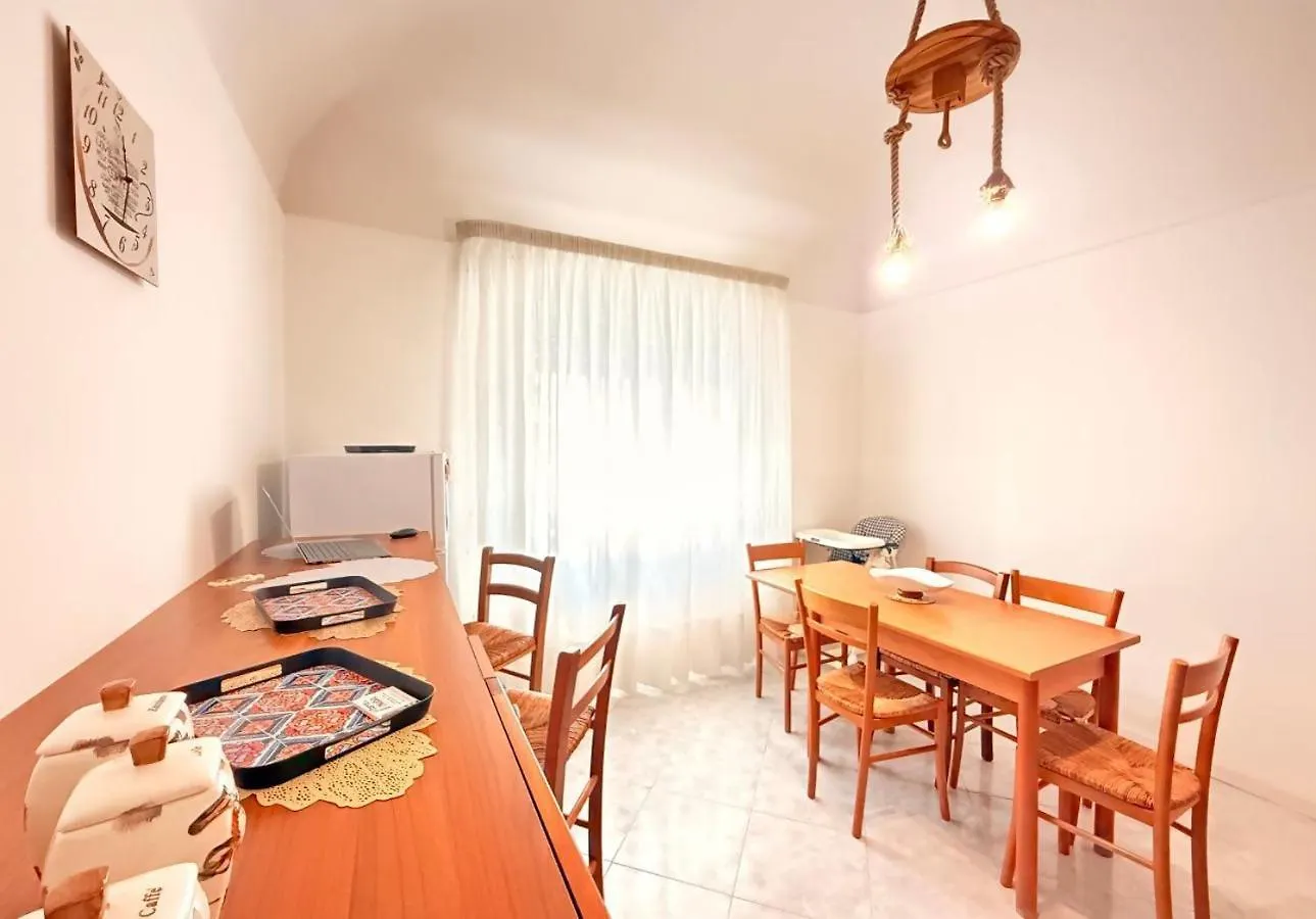Trapani Paw Paradise Beach 0*,  İtalya
